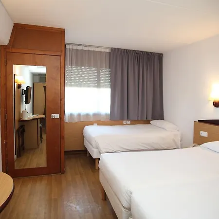 Travelodge Barcelona Del Valles Hotel