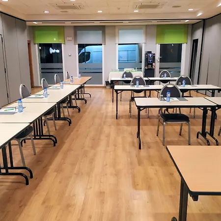 Travelodge Barcelona Del Valles Hotel 3*