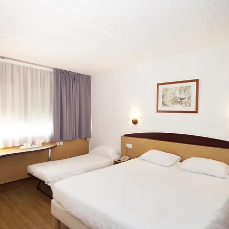 Travelodge Barcelona Del Valles Hotel 3*